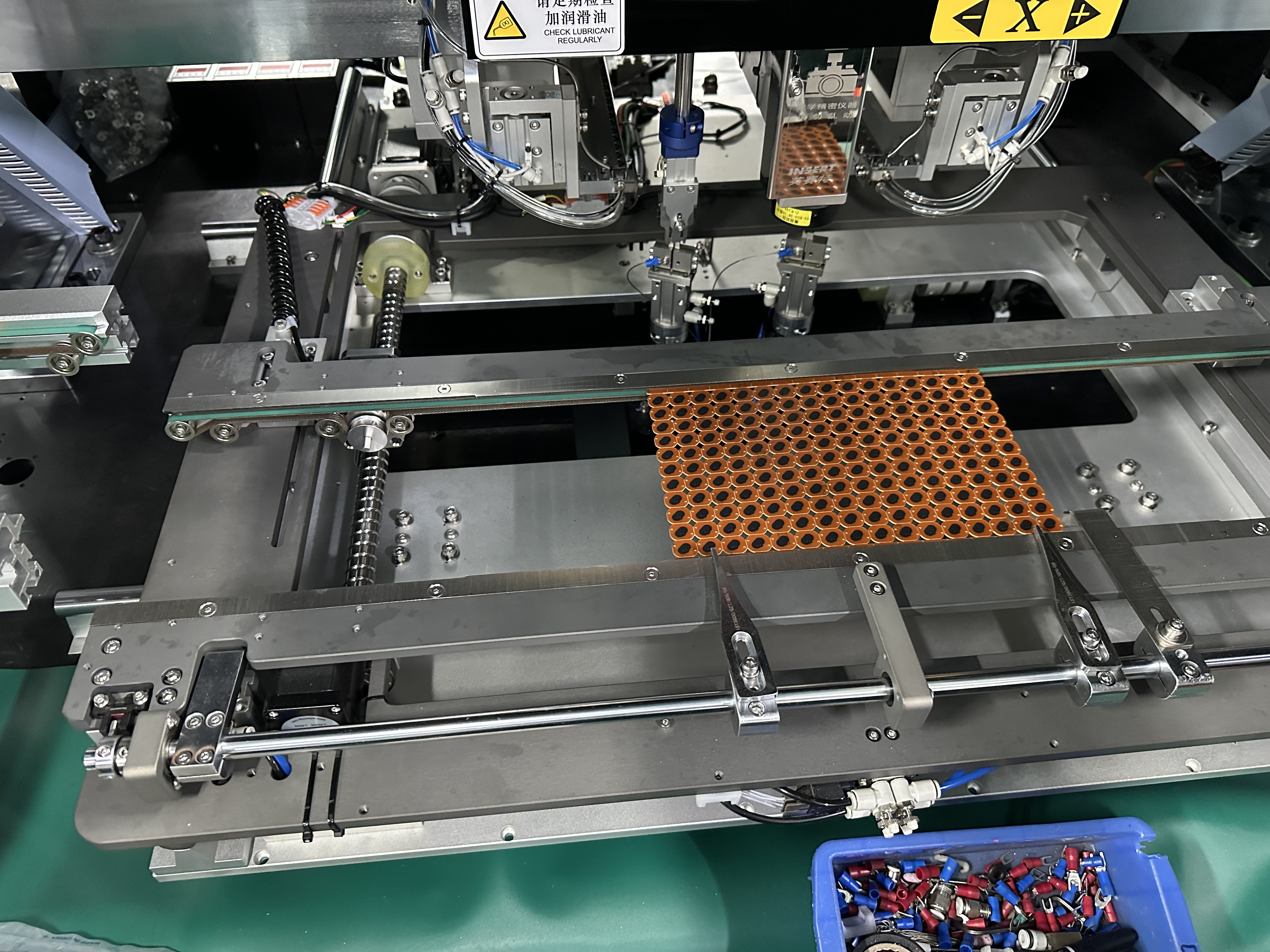 S7000 terminal insertion machine front working area with PCB fixture
